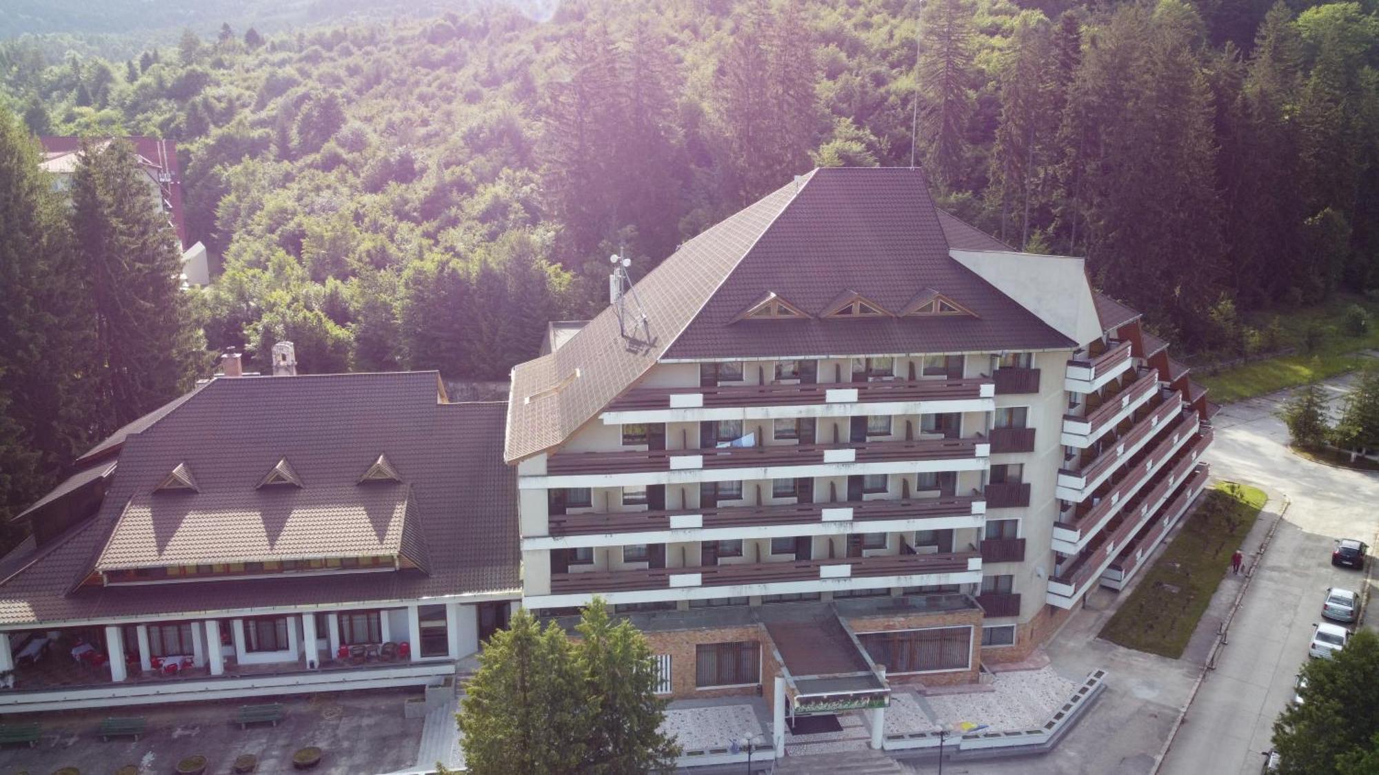 Hotel Bradul - Covasna Exterior photo